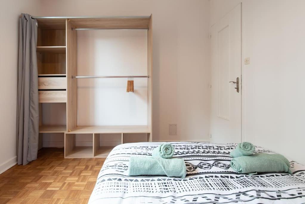 Appartement Neuf Pour 6, Parking Et Box, Au Calme Villeurbanne Ngoại thất bức ảnh
