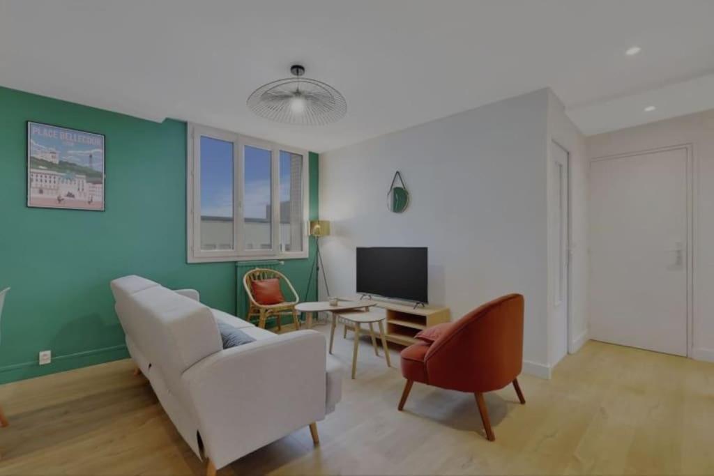 Appartement Neuf Pour 6, Parking Et Box, Au Calme Villeurbanne Ngoại thất bức ảnh